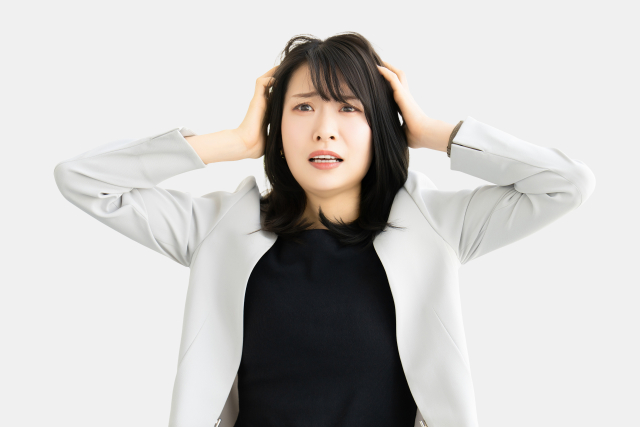 何度も同じことを考え込み、不安が膨らむ様子